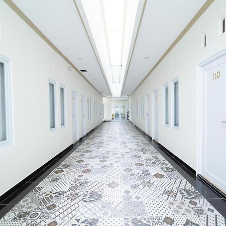 RedDoorz near Griya Agung Palembang Hotel Talang Kelapa Bagian luar foto