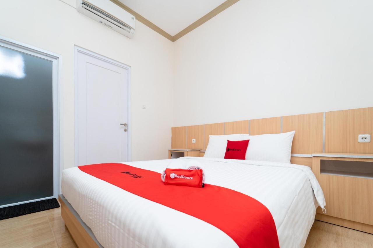 RedDoorz near Griya Agung Palembang Hotel Talang Kelapa Bagian luar foto
