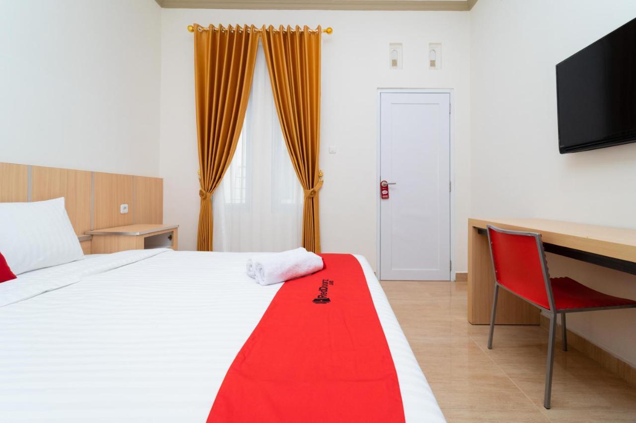RedDoorz near Griya Agung Palembang Hotel Talang Kelapa Bagian luar foto